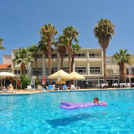 La & Lapithos (Northern Cyprus)