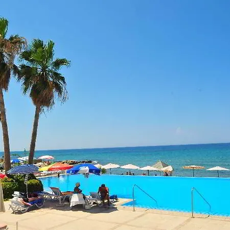 La & 4* Lapithos (Northern Cyprus)