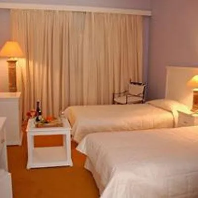 Hotel La & 4*