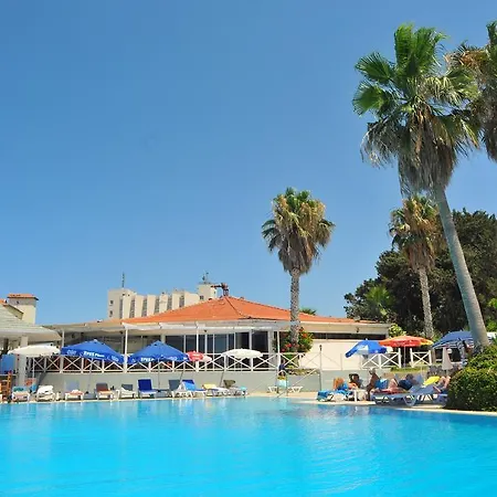 Hotel La & 4*